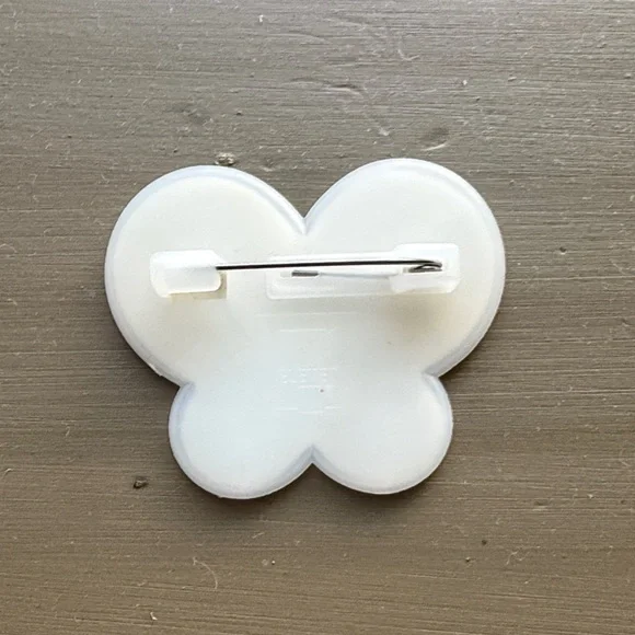 Sanrio Hello Kitty Floral Butterfly pin brooch - Picture 2 of 4